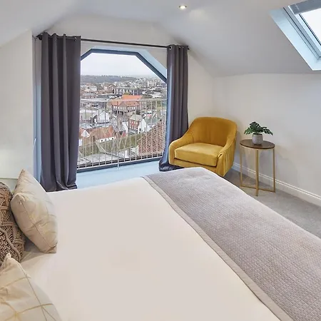 Host & - The Penthouse, Hudsons Yard House Apartment Whitby