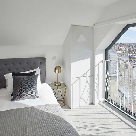 Host & - The Penthouse, Hudsons Yard House Apartment