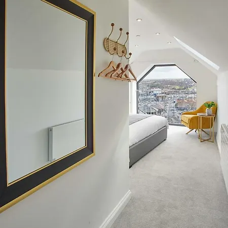 Apartment Host & - The Penthouse, Hudsons Yard House Whitby